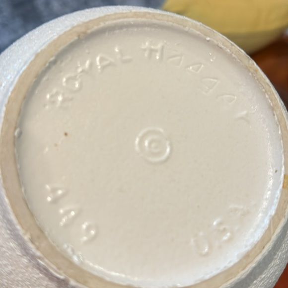 Vintage Royal Haeger Vase - Picture 4 of 12